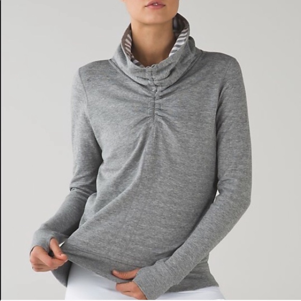 Lululemon in a cinch pullover EUC